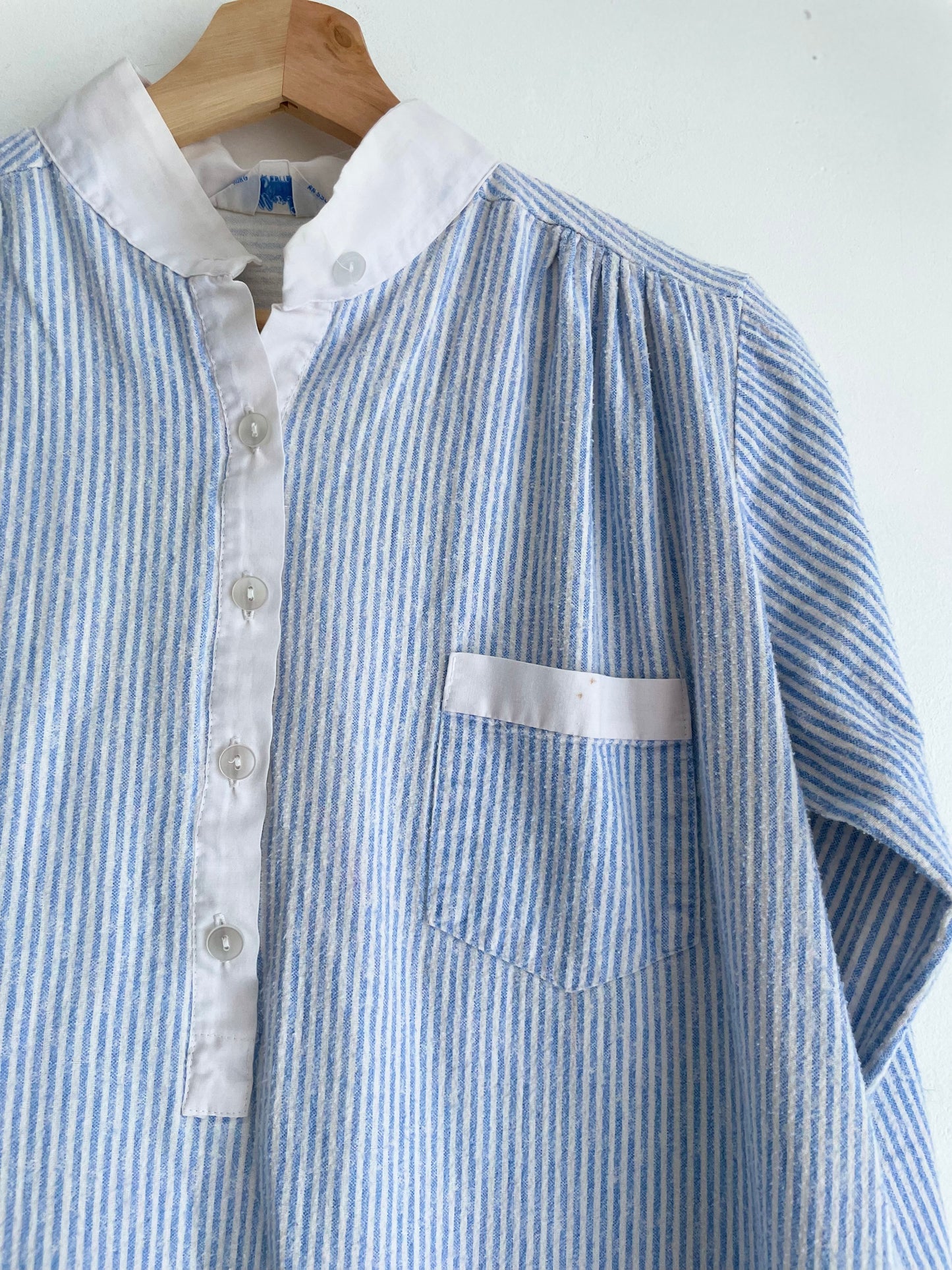 Vintage Sleep Shirt | Medium-Large